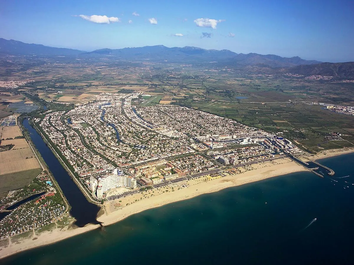 Basic Comfort Apartment Karina 16º 0102 Empuriabrava Spain